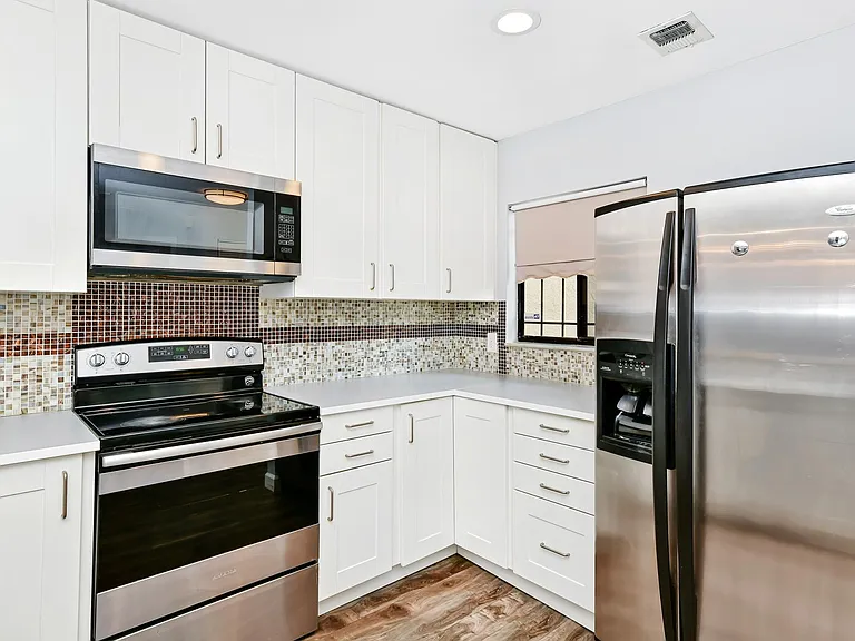 2300 Barbados Dr — Photo 6
