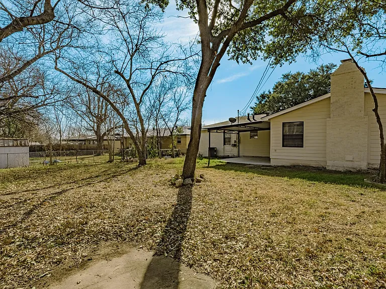 5821 Circular Dr — Photo 33