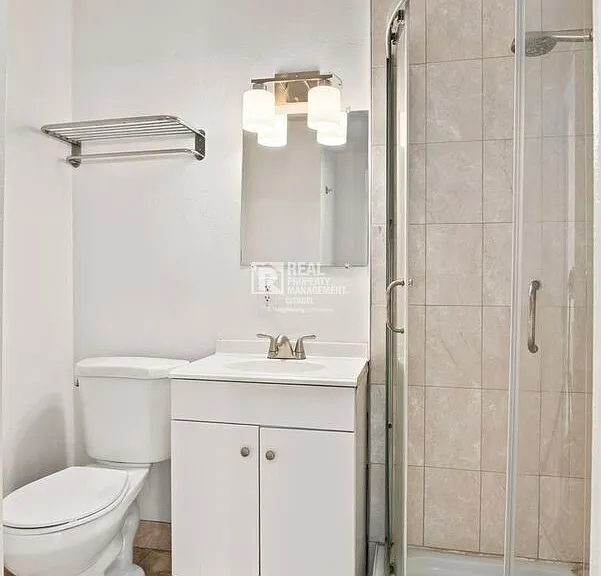 3009 Canyon Crest Dr #B — Photo 10
