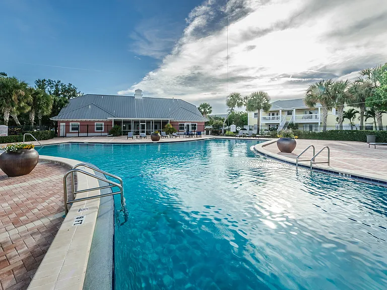 251 Pompano Dr SE #D — Photo 38