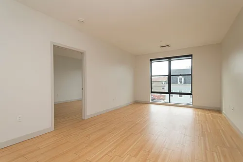 1000 Commonwealth Ave #3V Photo 1
