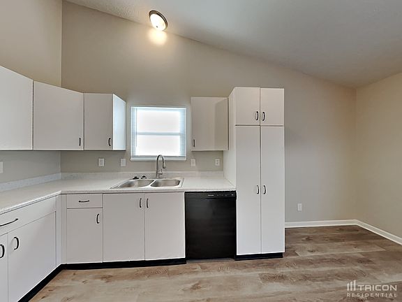 5th image of 467 Westview Dr
