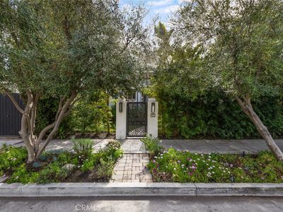 8260 Oakwood Ave, Los Angeles, CA, 90048