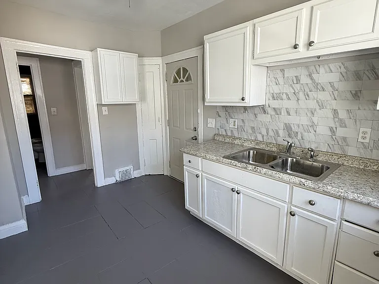 3652 E 151st St #B — Photo 7