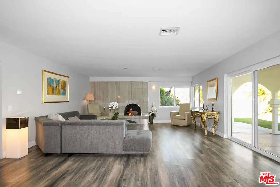 4 bed, 6.0 bath, 5639 sqft, $7,750 — Photo 4