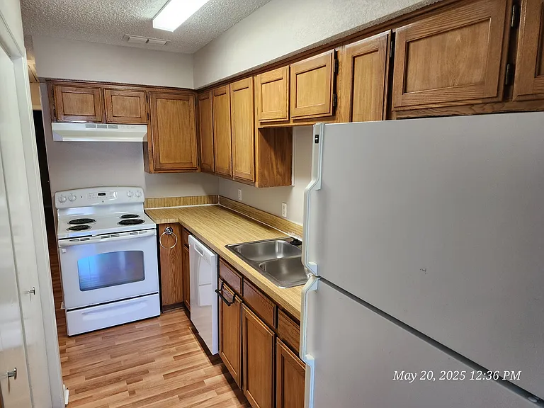 429 SW Thomas St #A — Photo 8
