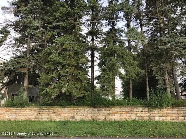 623 Edith St, Old Forge, PA 18518