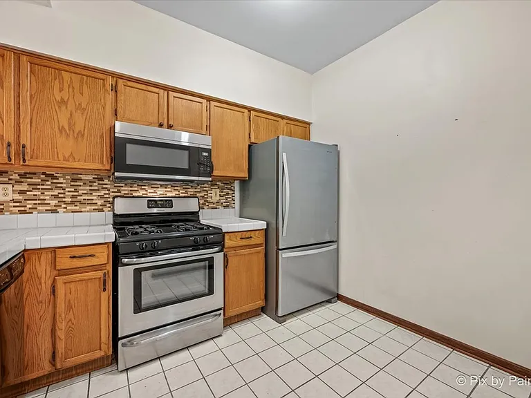1462 Division Ct — Photo 12