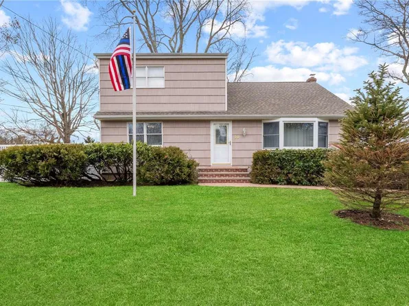 20 42nd Street, Islip, NY 11751