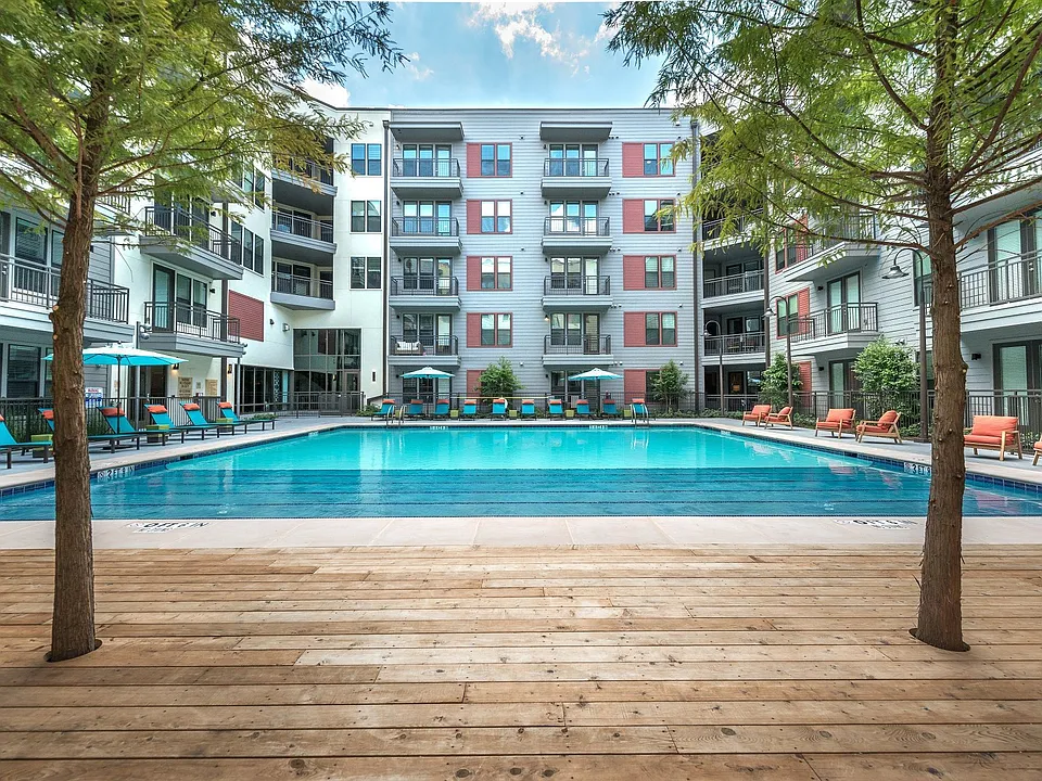 Eastbank at Waterside apartments community photo