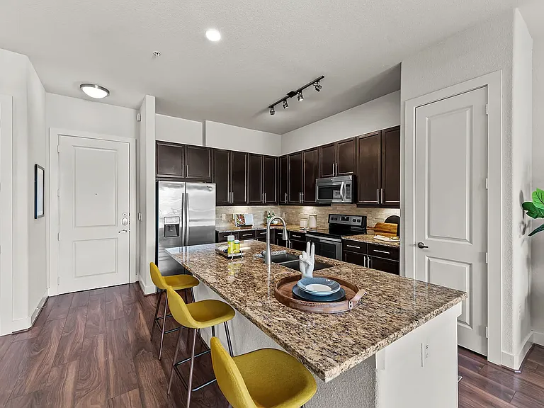 421 Riverside Dr W #224 — Photo 1
