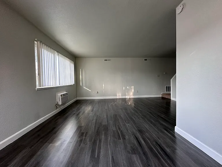 901 Carro Dr #3 — Photo 4