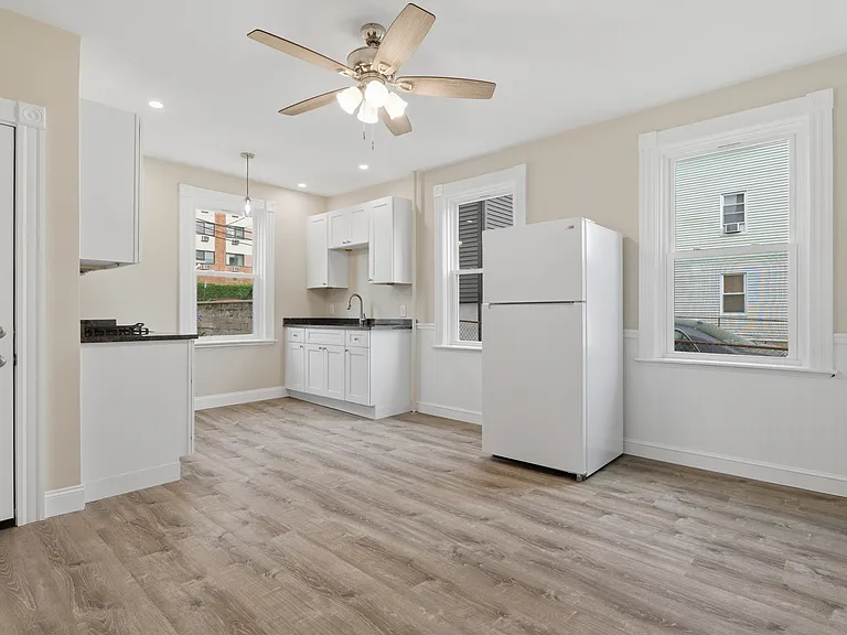 52 Furnace St #1 — Photo 4
