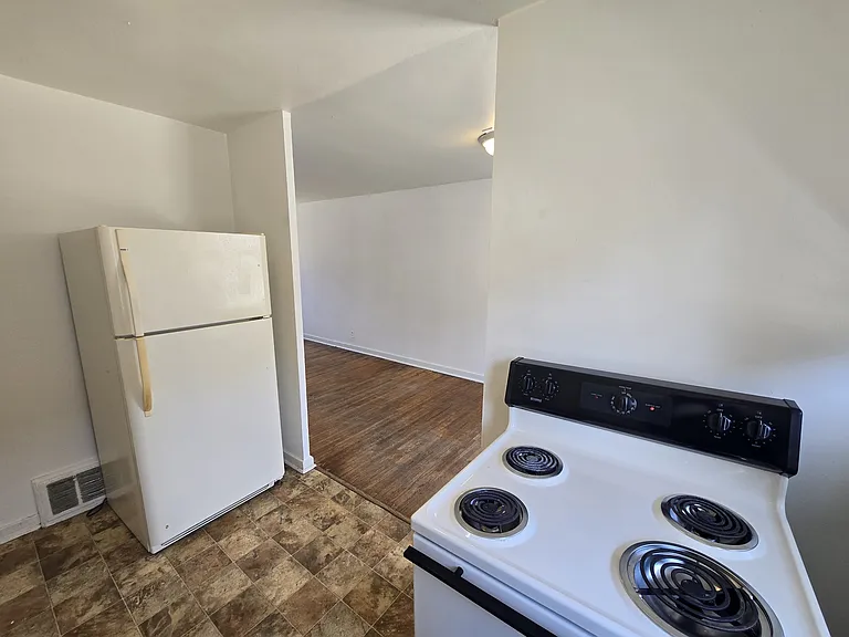 235 Madison St — Photo 7