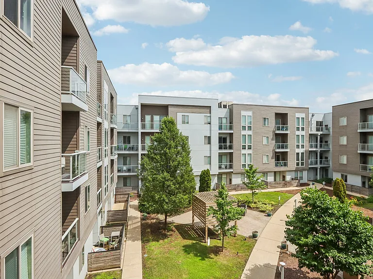 Woodview Apartments — Photo 7