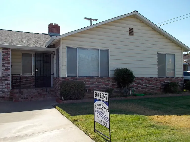 115 Cypress St #1 — Photo 9