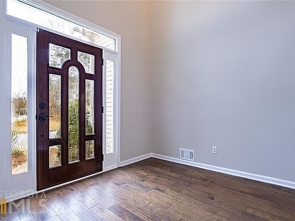 5th image of 2238 Hillbriar Dr
