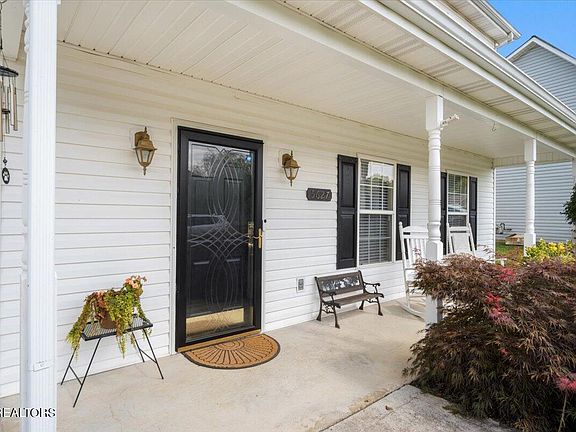 4th image of 5627 Still Meadow Ln