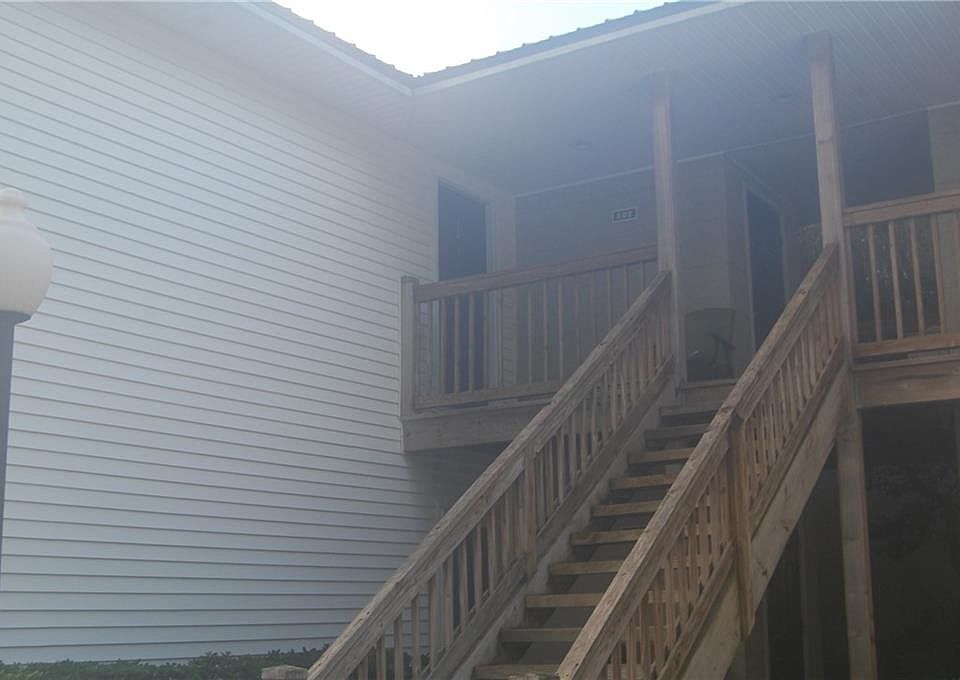 2nd image of 602 W Island Square Dr