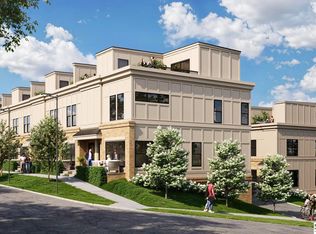 1018 S 33rd St, Omaha, NE 68105