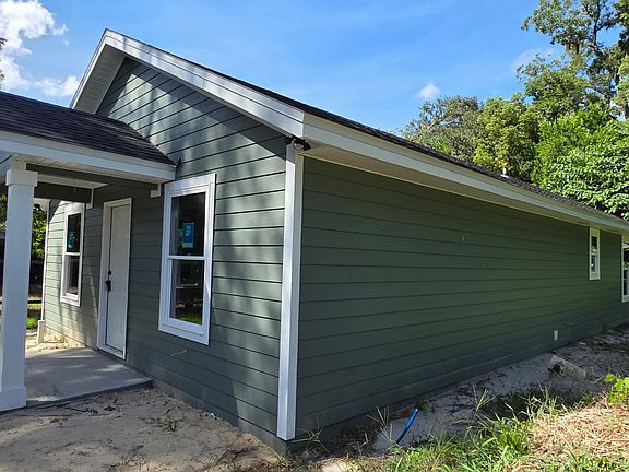 4th image of 921 Brown Ave