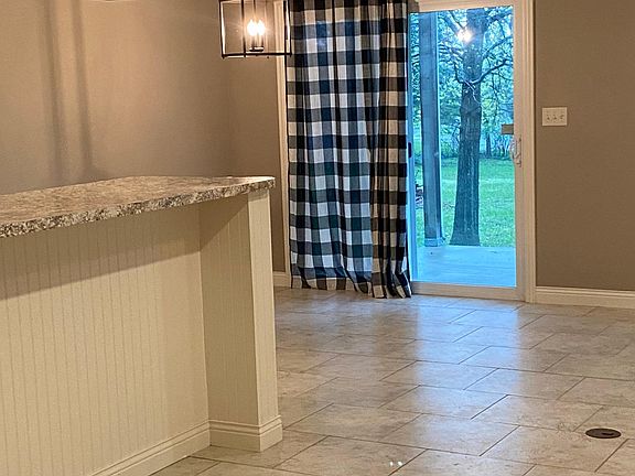 3rd image of 3620 Southland Dr