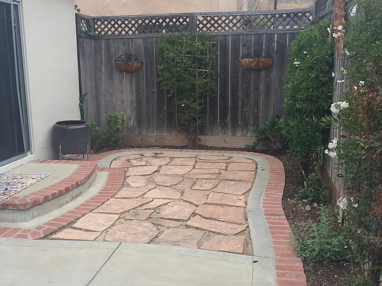 231 Placentia Ave — Photo 16