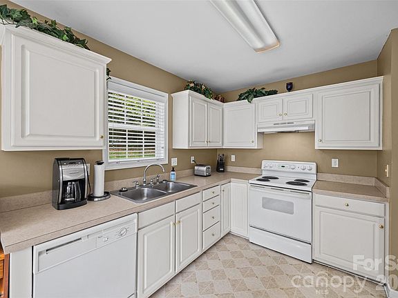 5th image of 113 Wellspring Dr