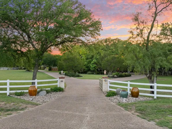 412 E Haney Trace Street, Horseshoe Bay, TX 78657-837