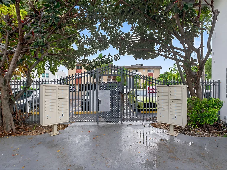 1843 Dewey St #116 — Photo 6