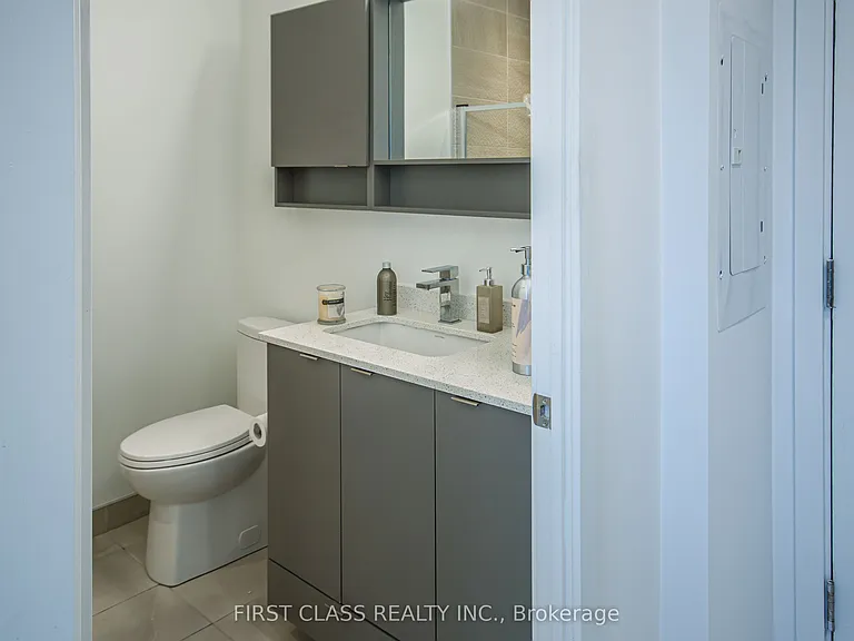 415 Main St W #701 — Photo 14