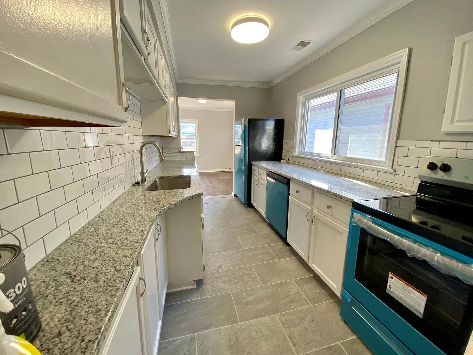 3 bed, 993 sqft, $1,350 — Photo 2