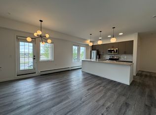140 Mahogany St S #413, Calgary, AB T3M 2R2