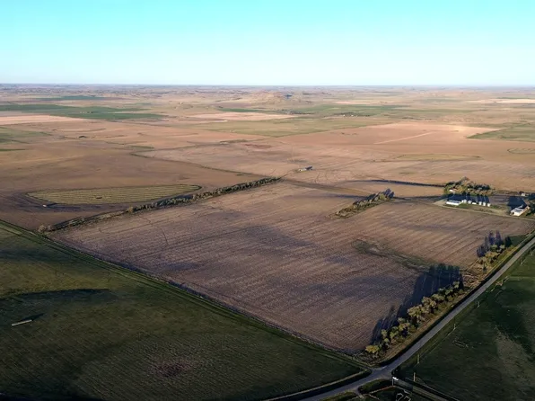 Dakota St #44, Winner, SD 57580