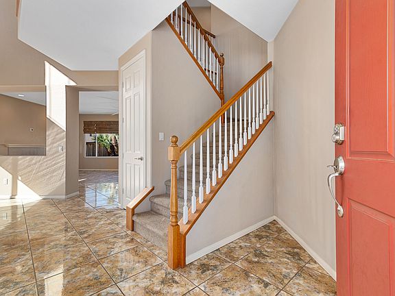 3rd image of 679 Oakwood Creek Pl