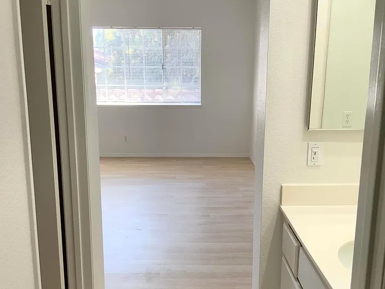 5473 Spanish Oak Ln #B — Photo 18