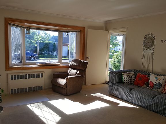 3rd image of 153 Broadway