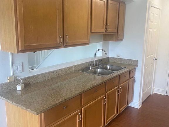 5th image of 234 Algonquin Ct Unit B