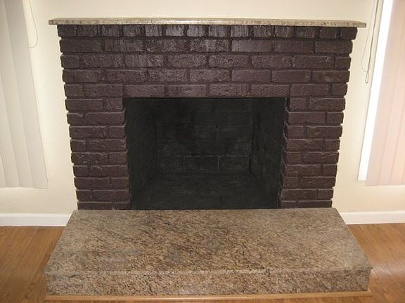 3rd image of 3048 Lawrence Ave