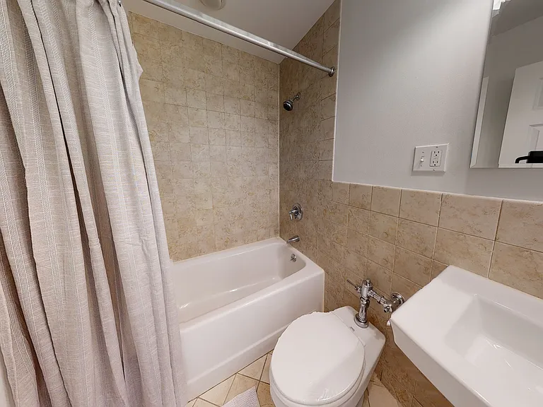 Camelot Ct — Photo 6