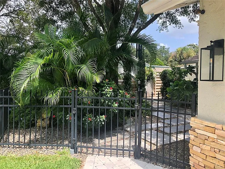 1973 Hastings Dr — Photo 5