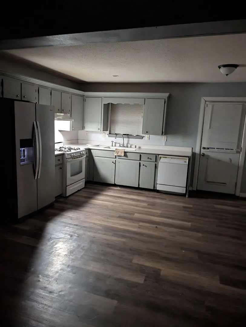 4 bed, 2.0 bath, $1,495 — Photo 4