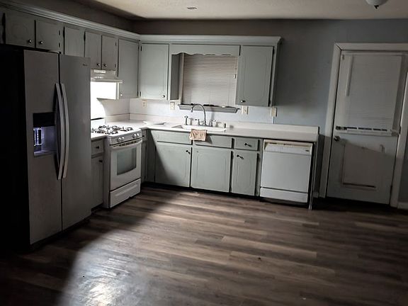 4th image of 24 Rosewood Dr