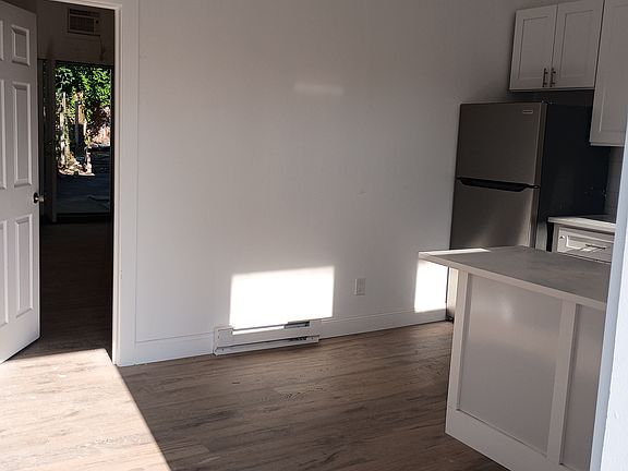 3rd image of 216 S 13th Ave