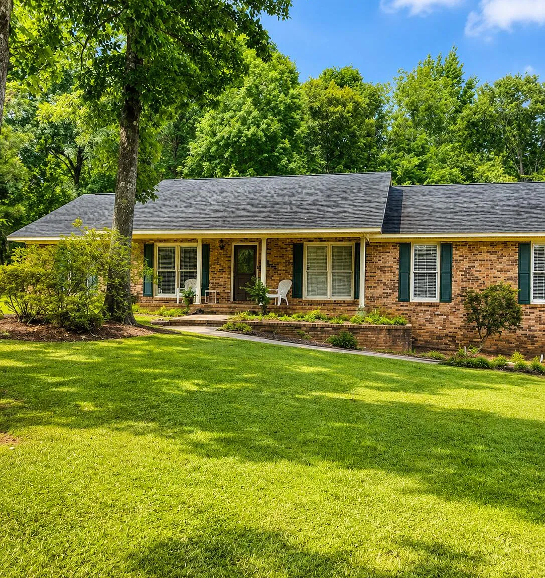 3 bed, 2.0 bath, 2674 sqft, $1,800 — Photo 1