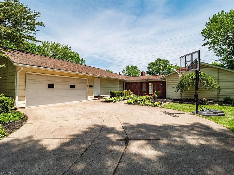 1st image of 469 Cranston Dr
