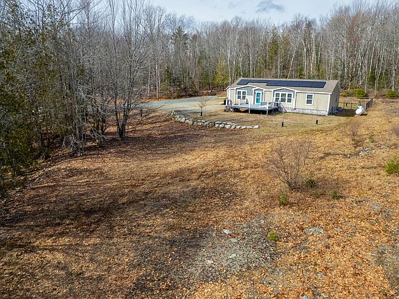 3rd image of 112 Raccoon Cove Road