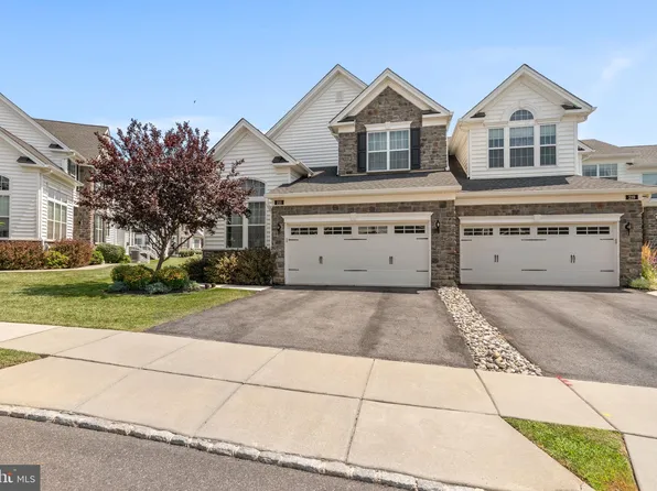 221 Girard Ave, Newtown Square, PA 19073