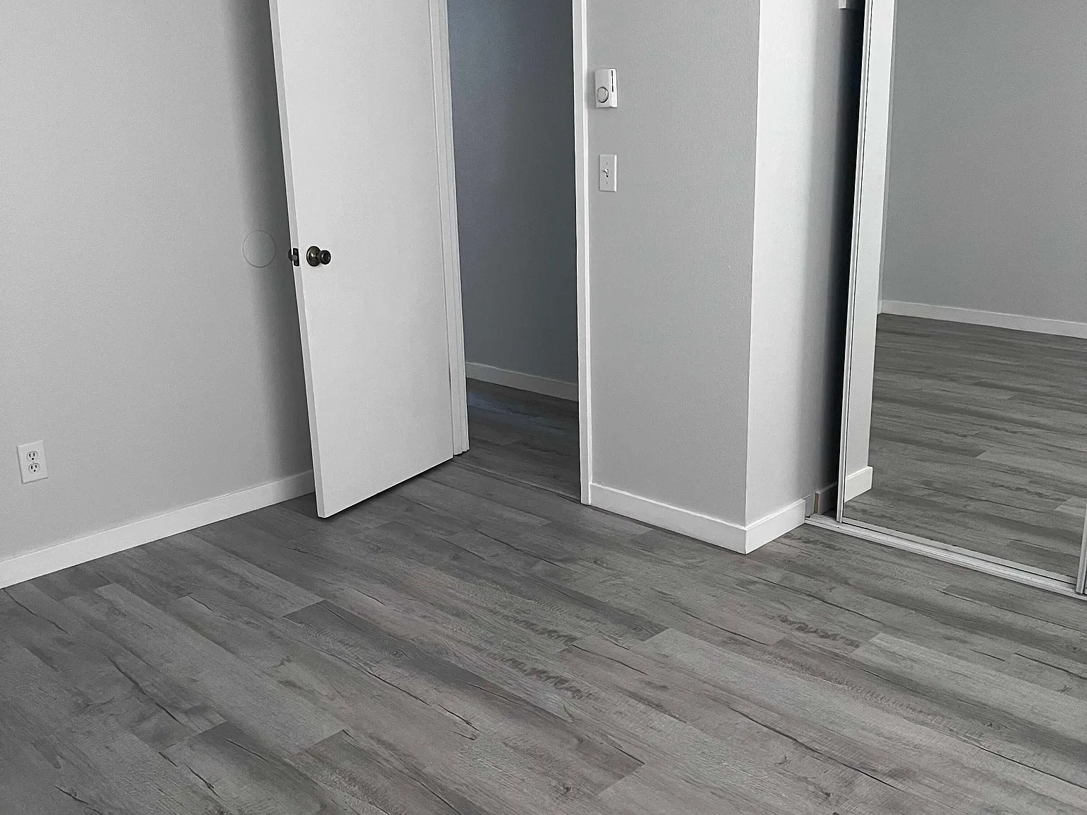 2 bed, 1.0 bath, 875 sqft, $1,750 — Photo 3