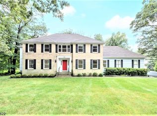 135 Parlin Ln, Watchung, NJ 07069